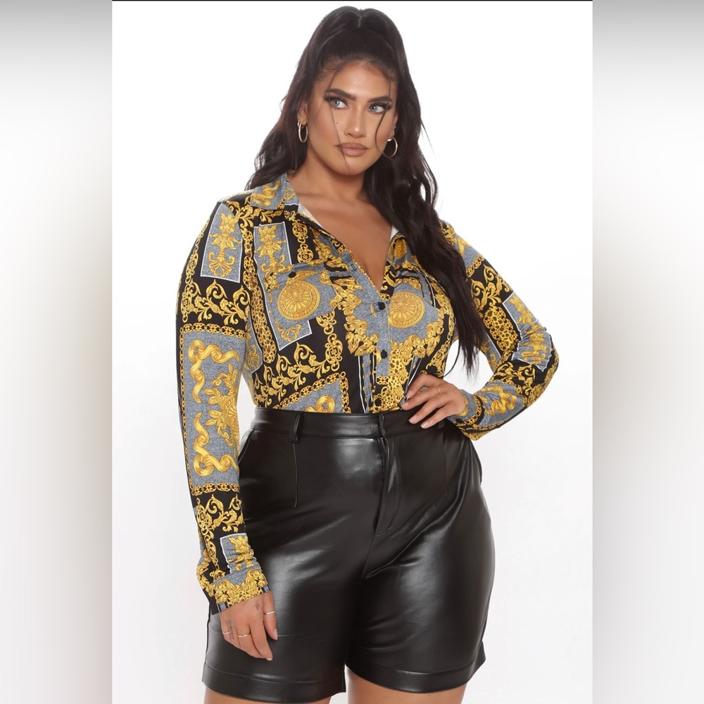 NWT GOLD & BLACK BUTTON UP